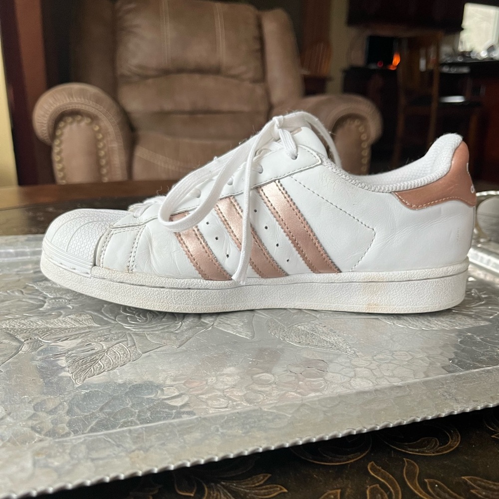 Women's Adidas Originals Superstar Rose Gold Metallic Sneakers - Picture 5 of 7